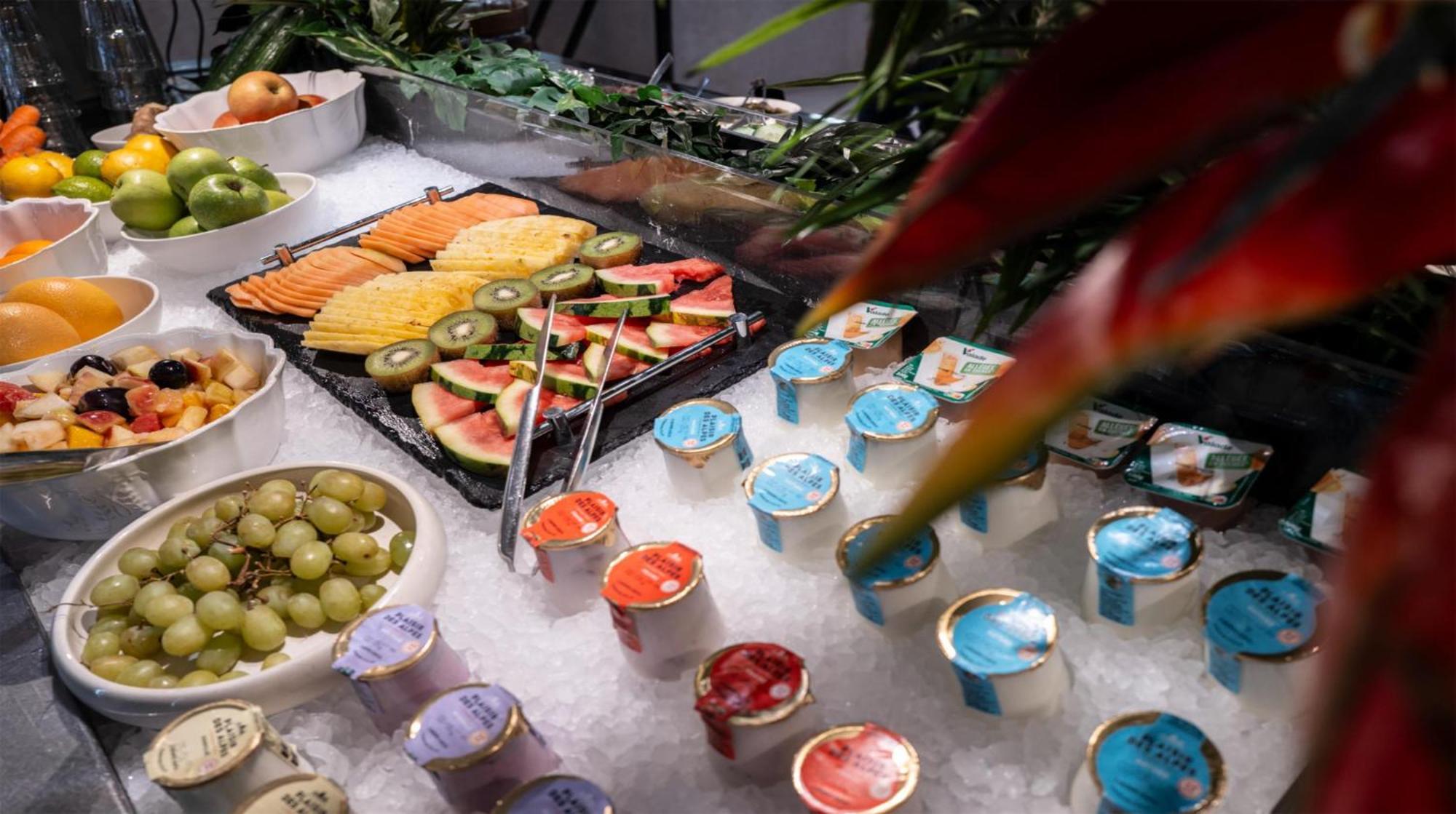 Golden Tulip Lyon Ouest Techlid Hotel & Spa Limonest Kültér fotó